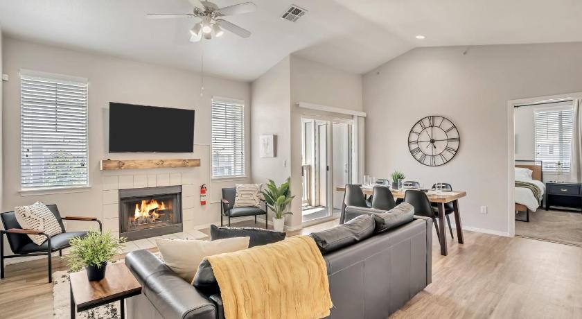 Just Beautiful Apt By Hill AFB Ogden Skiing — Hotel in Clearfield (UT)