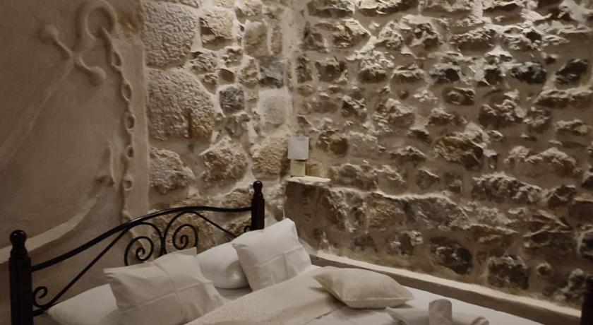 New rustic apartments Tonko — Hotel in Split