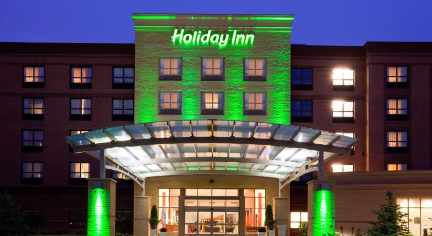 Holiday Inn Madison at The American Center photo