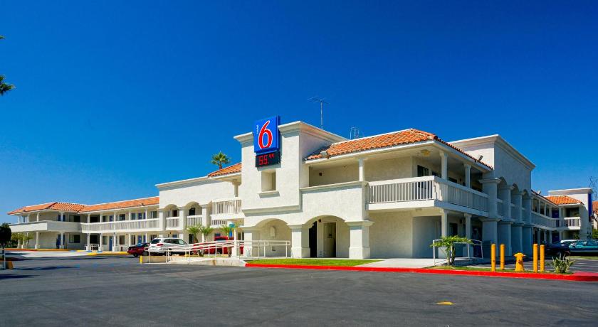 Motel 6-Carlsbad, CA Beach