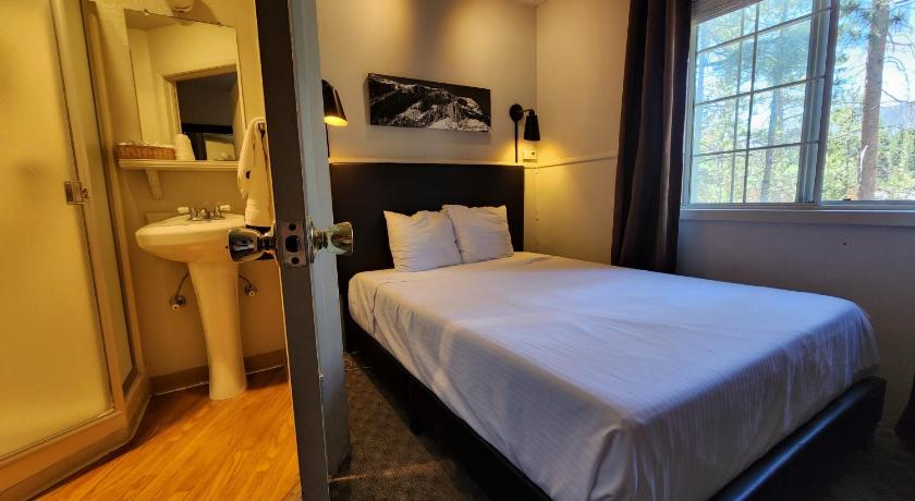 Cinnamon Bear Inn photo