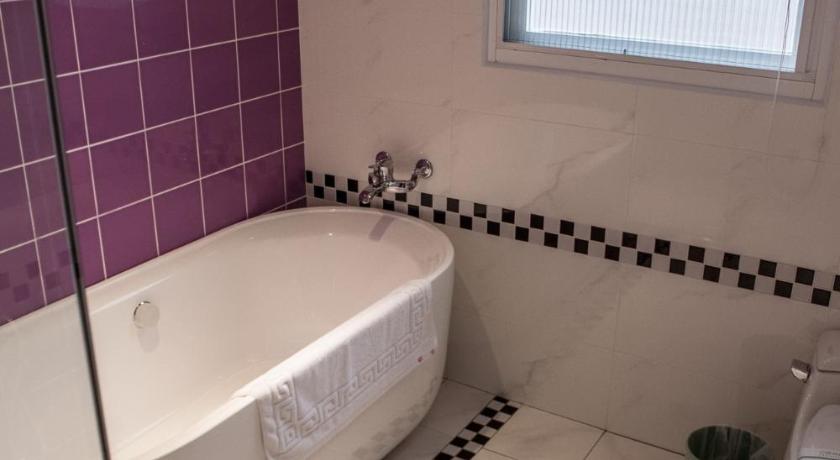 Image of Quadruple Room with Shower 6