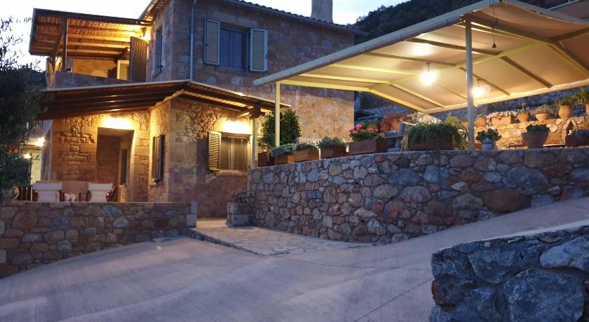 Riza Apartments