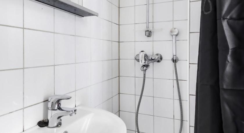WeHost Compact Travellers HQ with Super Location @Vilhonvuorenkuja 6 photo