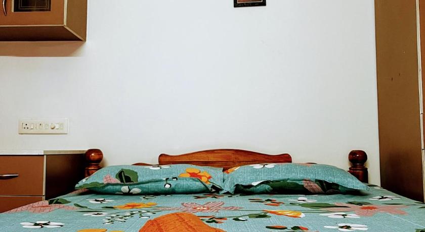 Nature surrounded 2BHK in the heart of the city. photo