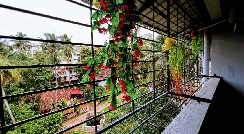Nature surrounded 2BHK in the heart of the city. photo