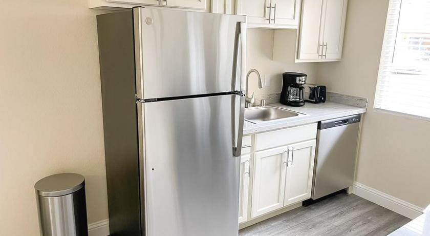 オクラホマシティ Sleepover 1BD 1BA Oklahoma City Apartments 4つ星 宿泊施設 客室