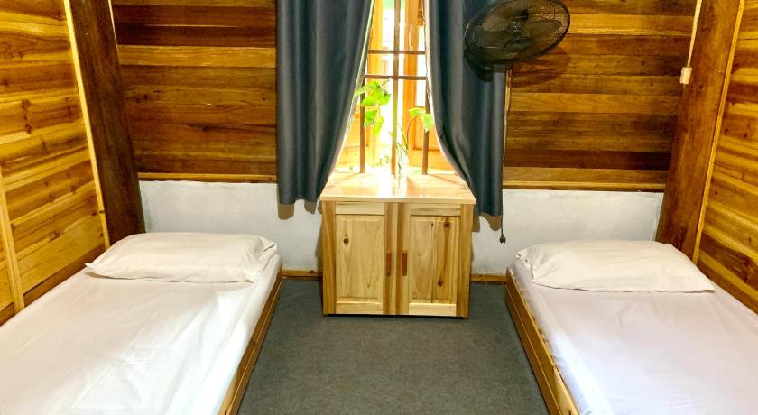 Image of Standard twin shared facilities 0