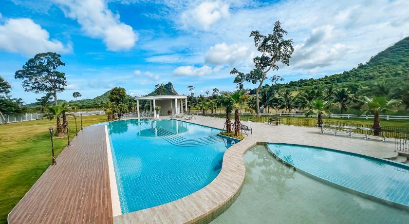 Grand Lord Hotel & Residence - image 14