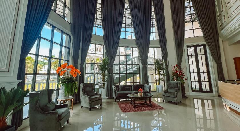 Grand Lord Hotel & Residence - image 2