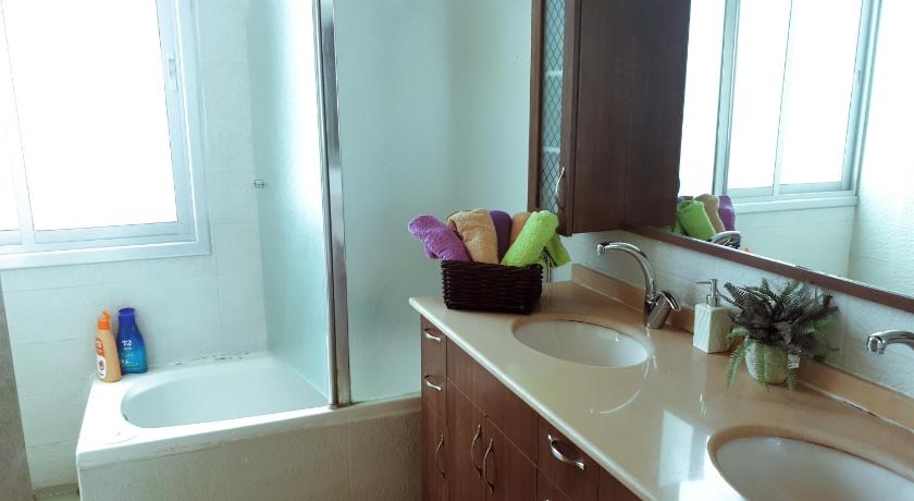 Two bedroom apartment 3 minutes from the beach photo
