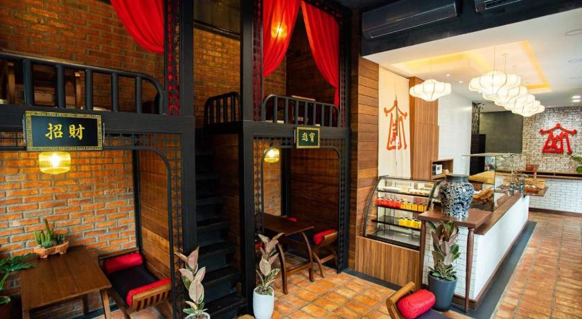 Lynlan Hostel & Cafe photo