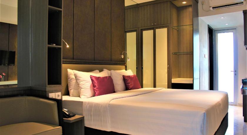 Shakti Hotel Bandung photo