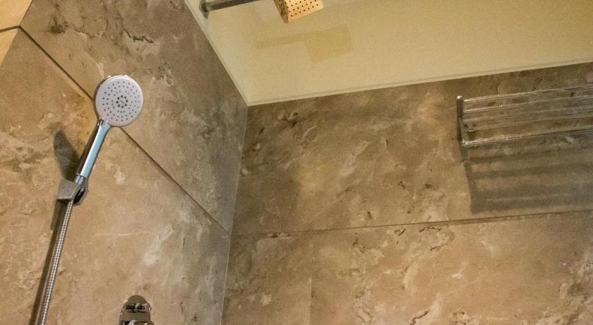 Hotel Sourav Park Inn Agra photo