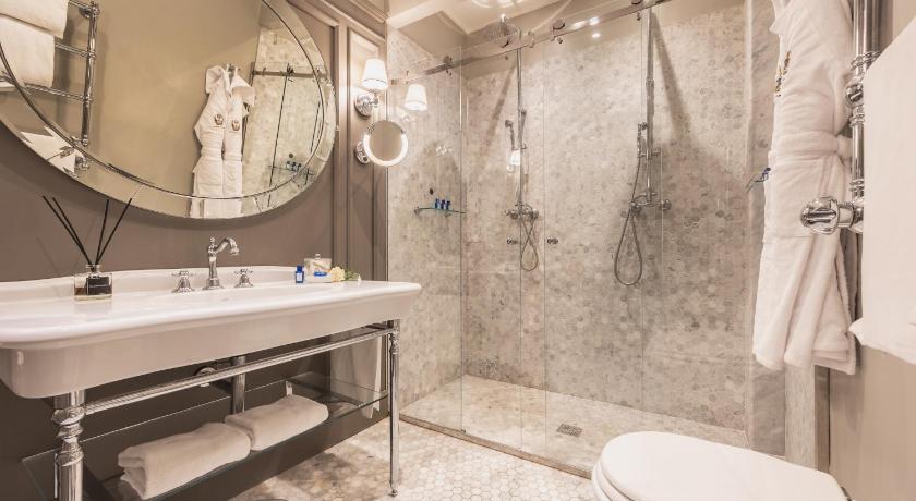 Image of Deluxe Room 2