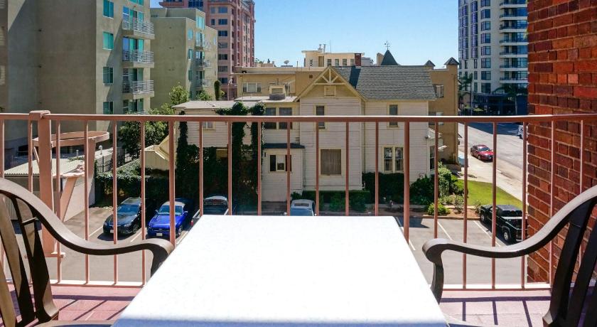 Image of One-Bedroom Suite with Balcony 10