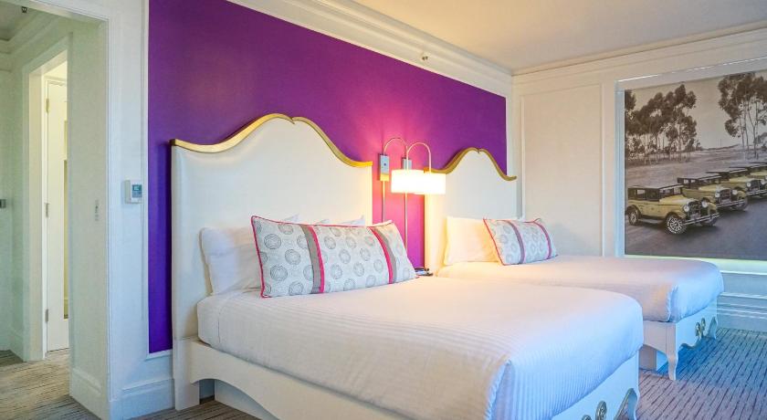 Image of Studio with Two Queen Beds 0