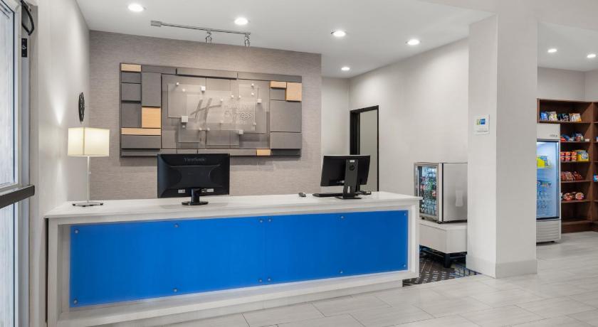 Holiday Inn Express & Suites Graham photo