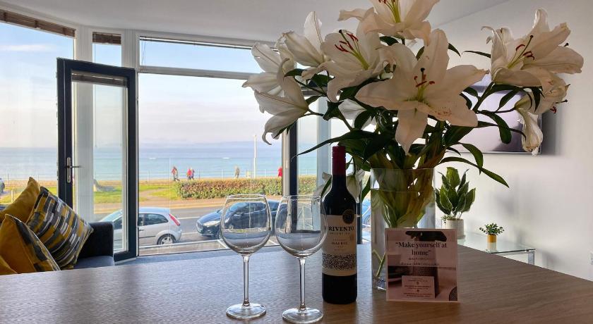 Eden Escapes Serviced Apartments — Hotel in Lancaster