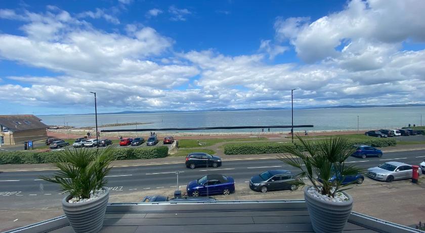 Eden Escapes Serviced Apartments photo