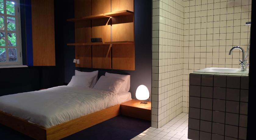 Image of Deluxe Double Room with Balcony 3