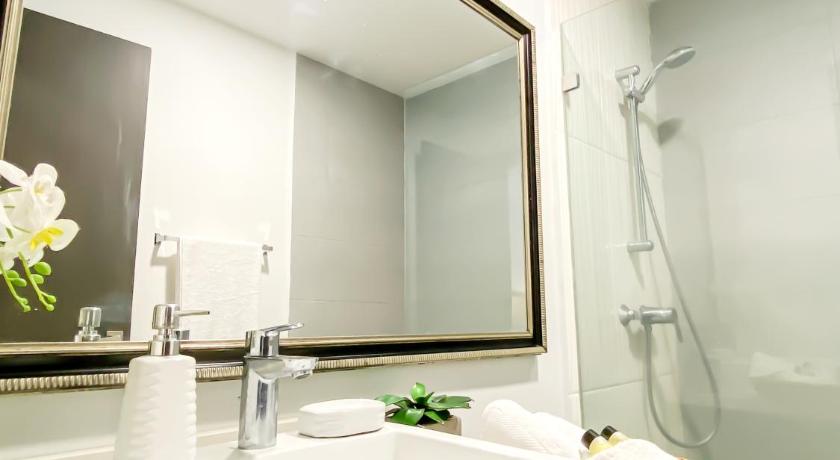 Moderno y acogedor condominio en zona exclusiva photo