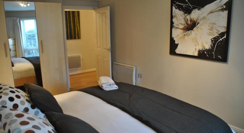 Image of Three-Bedroom Apartment 14