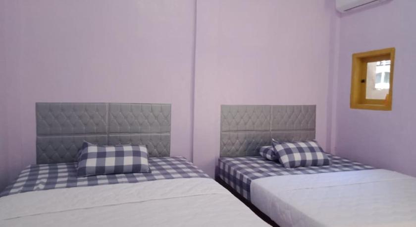 Image of Family Room with Private Bathroom 1