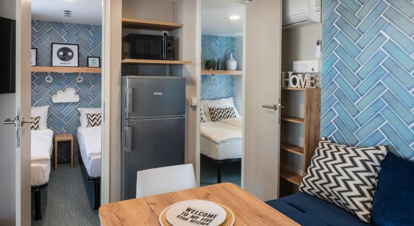 Image of Premium Two-Bedroom Mobile Home with Terrace 4