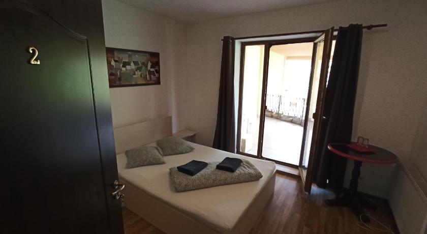 Quik — Hotel in Brasov