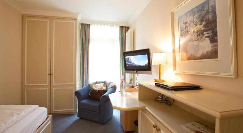 Book From Nz140 Wunsch Hotel Murz In Bad Fussing Germany - 