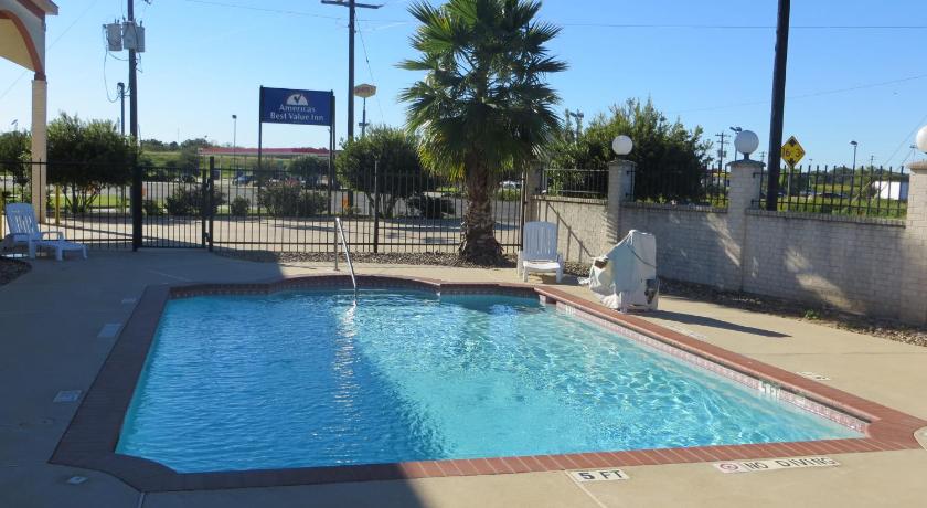 Americas Best Value Inn & Suites Hempstead Prairie View photo