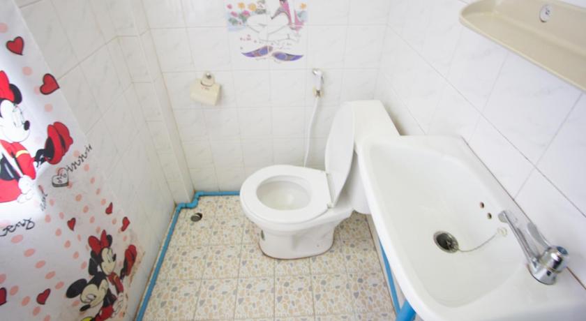 Image of Family Room 8