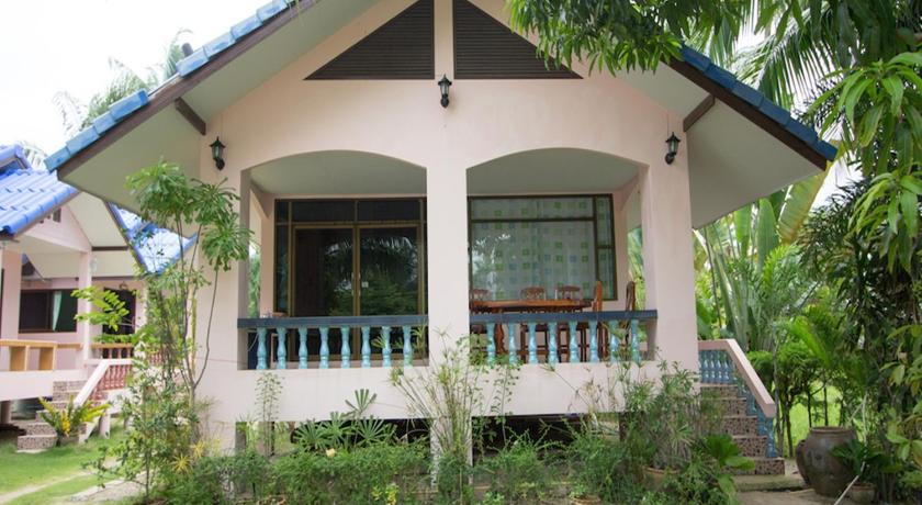 Image of Family Room 1