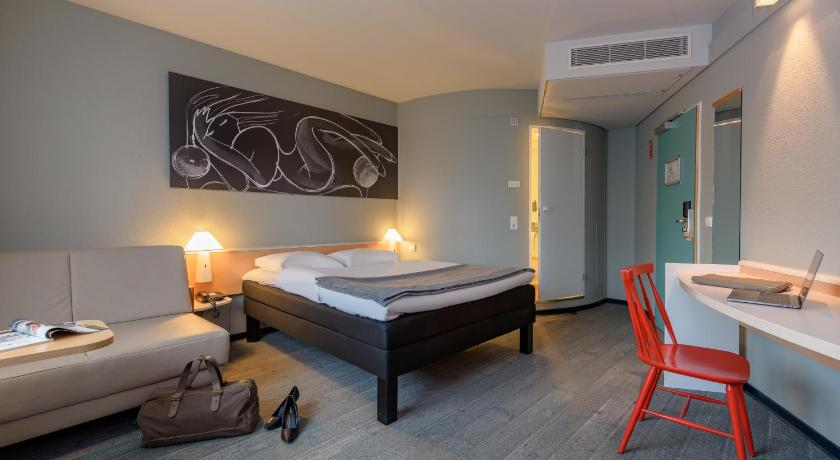 Image of Standard Room with One Double Bed 8