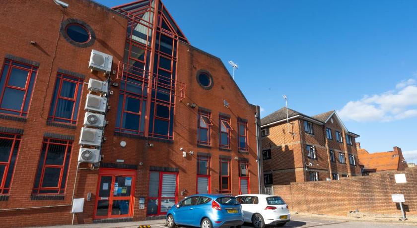 Modern & Stylish Studio in Reading Centre photo