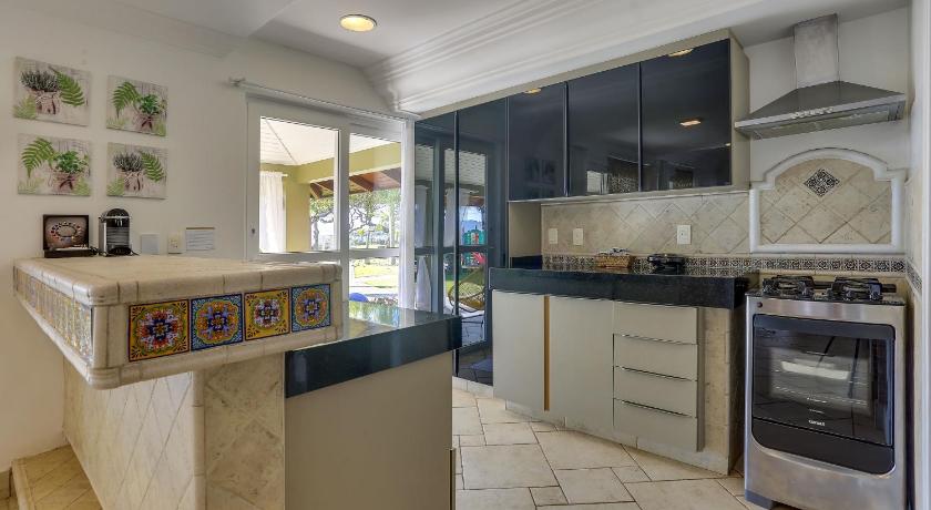 Image of Five-Bedroom House 616 1