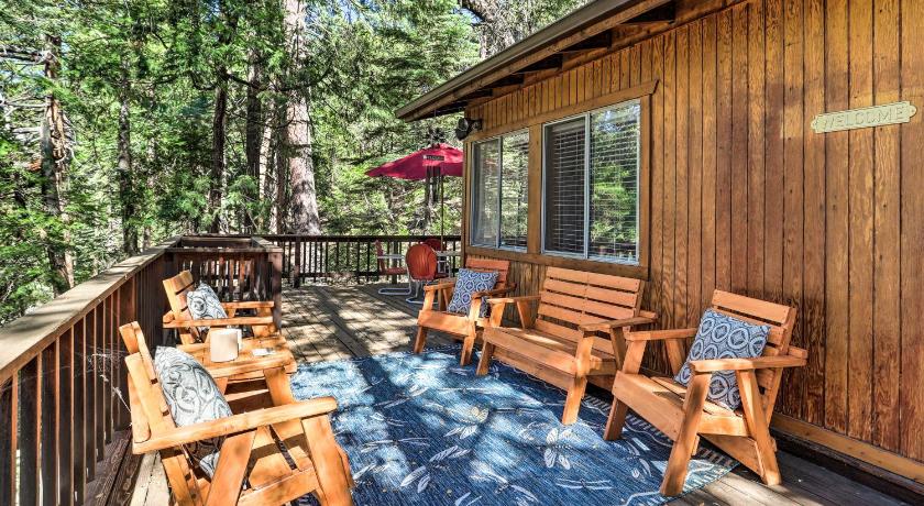 Idyllwild-Pine Cove Cabin with Expansive Deck! — Hotel in Idyllwild (CA)
