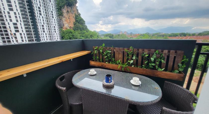 EdenStay @ The Cove Hillside Residential - 10 pax photo