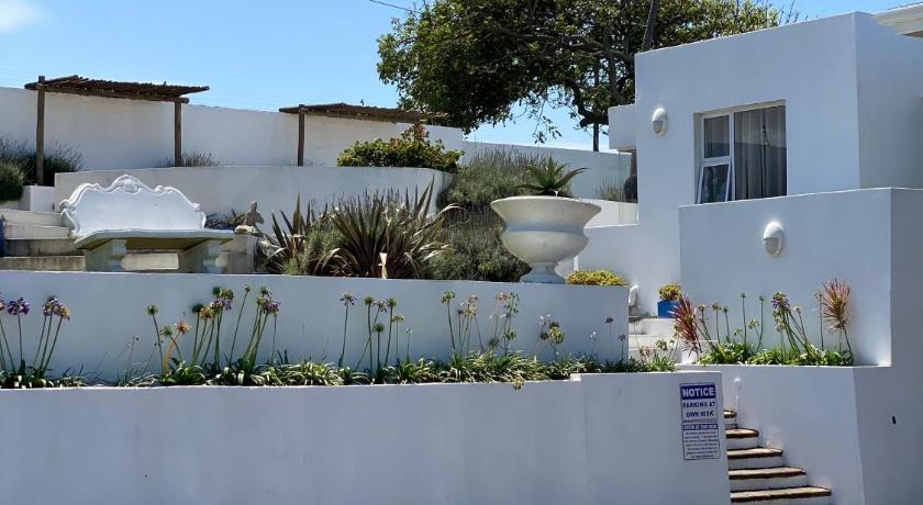 Santorini Guesthouse photo