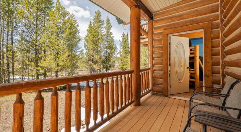 The Hideaway Lodge photo