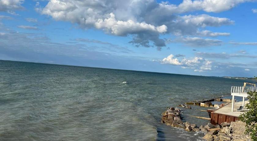 Pete's Lakefront Motel, LLC photo