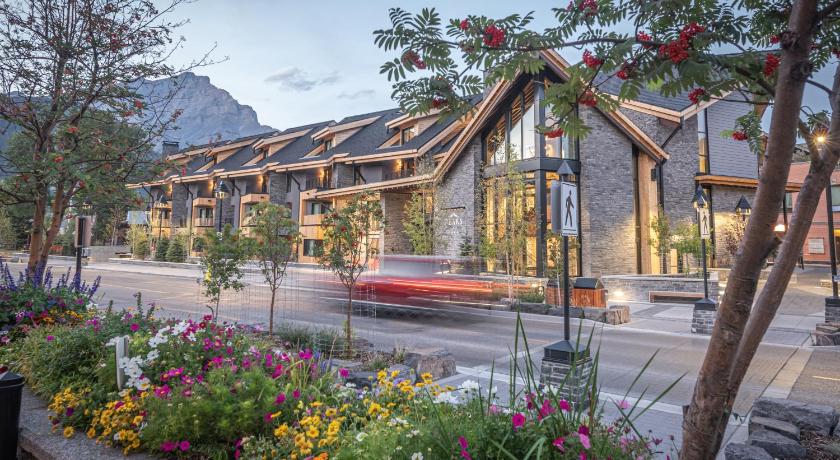 Peaks Hotel and Suites — Hotel in Banff (AB)