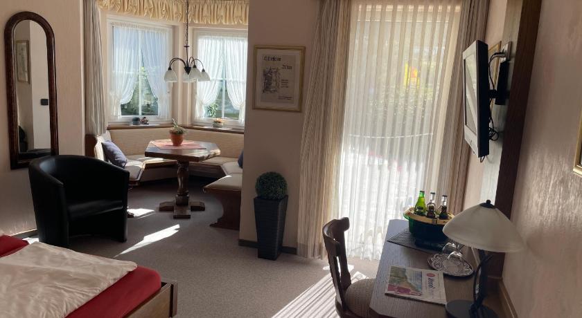 Cafe Backerei Pension Alcana Mirco Munch — Hotel in Alken