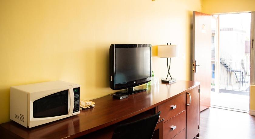Advance Inn photo
