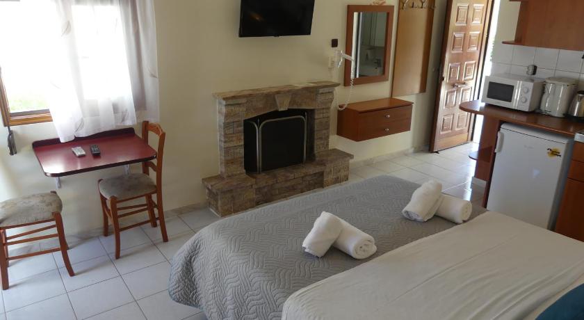 Image of Family Room with Terrace 4