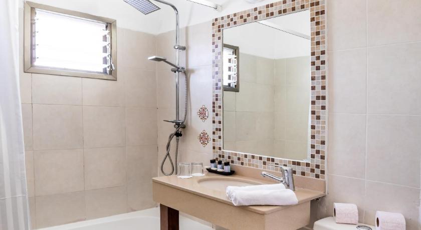 Image of Standard Triple Room with Balcony 2