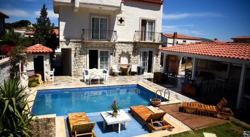 Naz Konak Alacatı — Hotel in Cesme