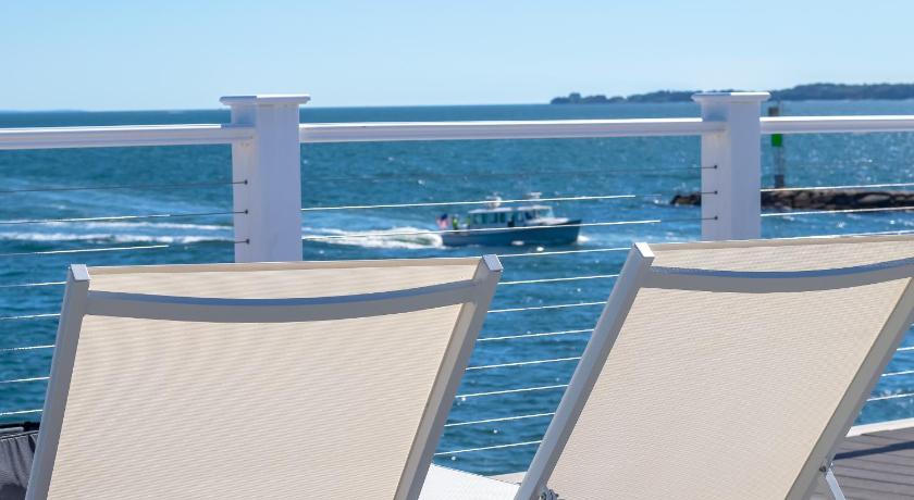 Falmouth Tides — Hotel in Falmouth (MA)