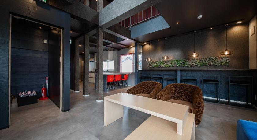 小樽 THE BEEHIVE AIOI 3つ星 宿泊施設 ロビー